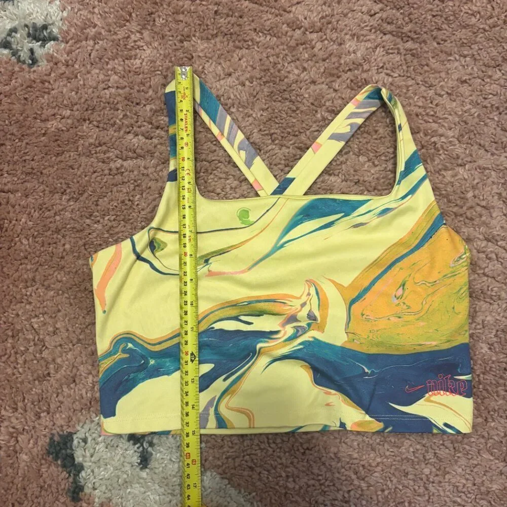 Nike Aurora Women's Cropped Marbled Tank. Size Large. MSRP $60. Athletic Running